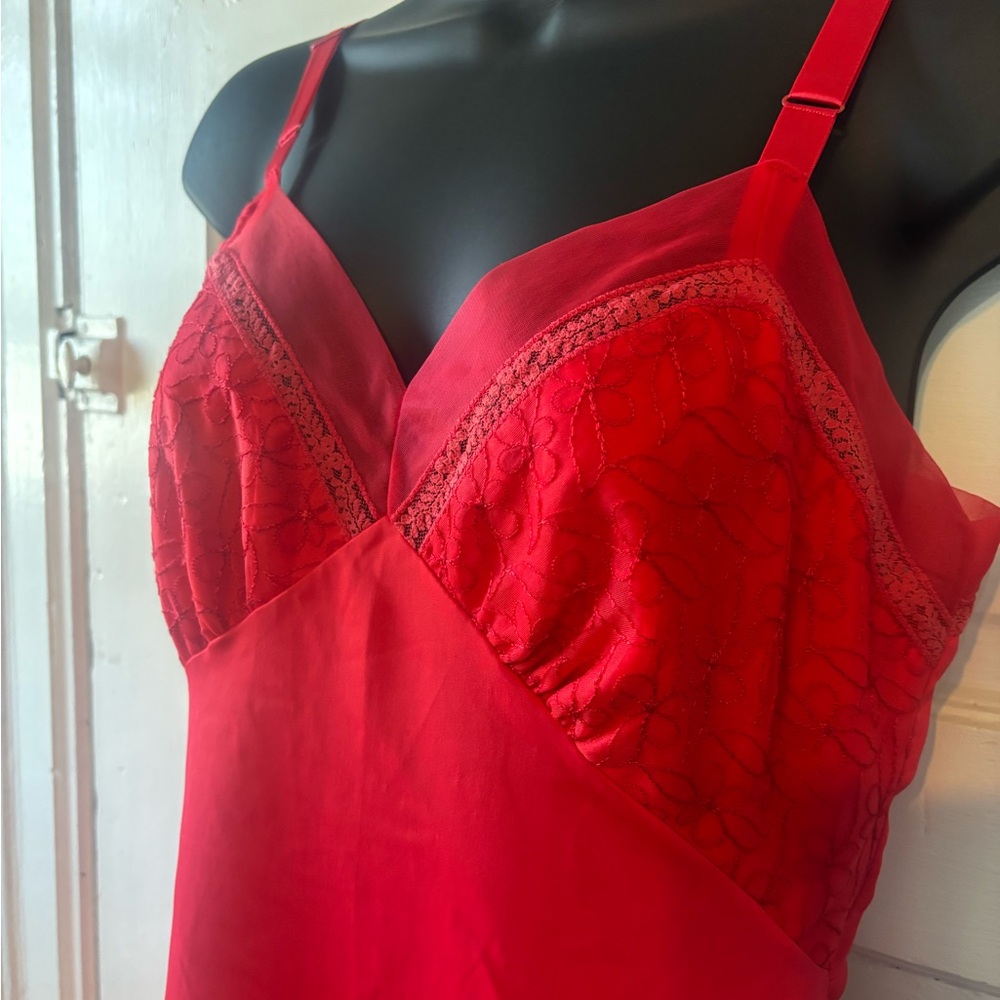 Vintage Rogers Red Vintage Embroidered Tricot Full Slip Sz M ~ 34 Inch Bust